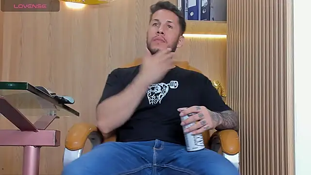 Snapshot of George_Diesell chatting on 10.23.25 George Diesell online show from 10.23.25