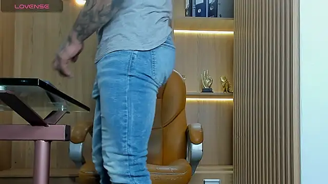 Snapshot of George_Diesell chatting on 10.24.25 George Diesell online show from 10.24.25