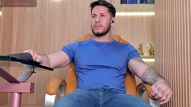 Snapshot of George_Diesell chatting on 11.08.25 George Diesell online show from 11.08.25