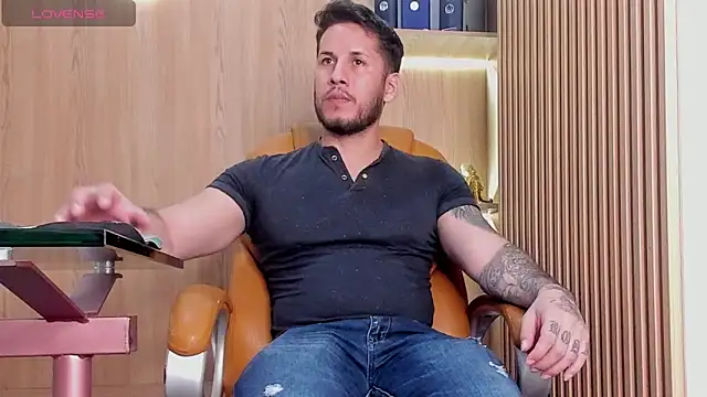 Snapshot of George_Diesell chatting on 11.11.25 George Diesell online show from 11.11.25