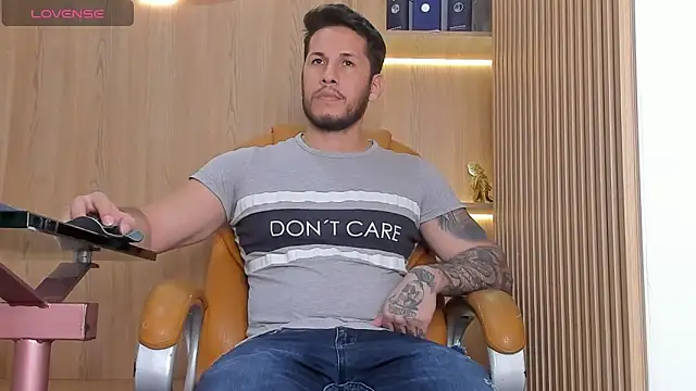 Snapshot of George_Diesell chatting on 11.20.25 George Diesell online show from 11.20.25