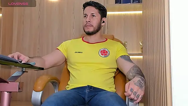 Snapshot of George_Diesell chatting on 11.23.25 George Diesell online show from 11.23.25