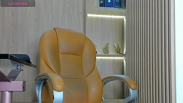 Snapshot of George_Diesell chatting on 11.30.25 George Diesell online show from 11.30.25