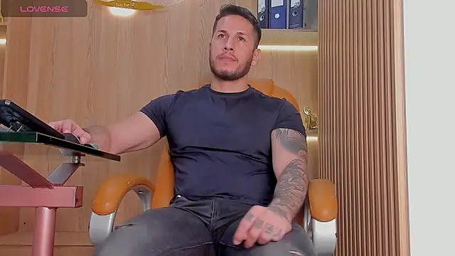 Snapshot of George_Diesell chatting on 12.02.25 George Diesell online show from 12.02.25