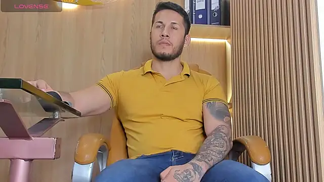 Snapshot of George_Diesell chatting on 12.13.25 George Diesell online show from 12.13.25