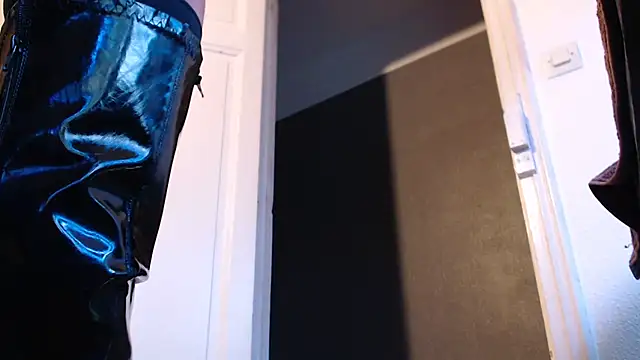 Snapshot of rustoff@xh chatting on 10.31.25 rustoffxh online show from 10.31.25