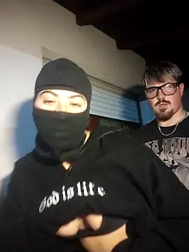 Snapshot of Dracomf chatting on 11.05.25 Dracomf online show from 11.05.25