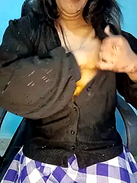 Snapshot of Dayna-36 chatting on 03.09.25 Dayna-36 online show from 03.09.25