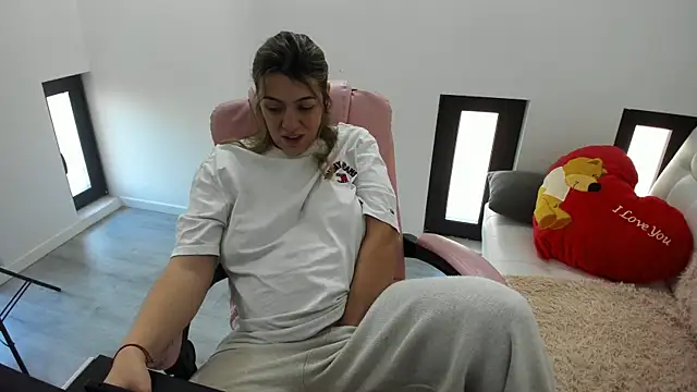 Dyana Kaylinn online show from 04.07.26