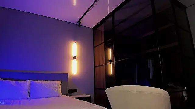 Amazing  bitch online show from 11.18.25