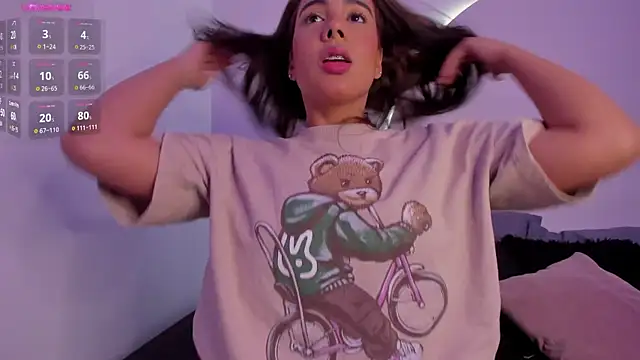 Snapshot of April_collinss chatting on 01.25.25 April collinss online show from 01.25.25