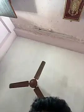 Snapshot of therawnomad chatting on 03.19.25 therawnomad online show from 03.19.25