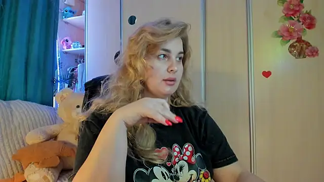 CoraSwon online show from 03.07.26