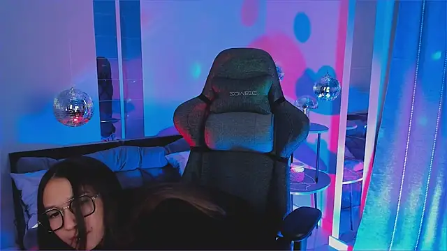 LanaBaker online show from 09.19.25