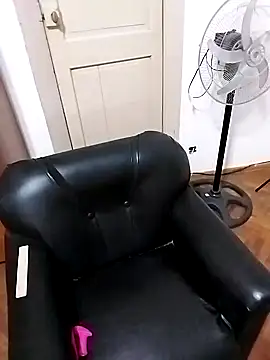 littlebrunett online show from 01.22.25