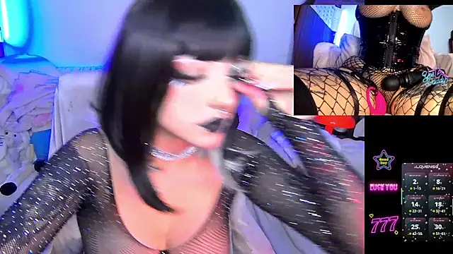 Snapshot of HollyDominic chatting on 06.27.26 HollyDominic online show from 06.27.26