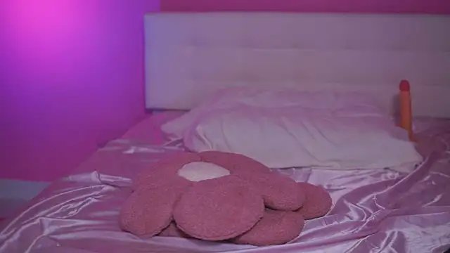 Snapshot of NatyDesiree chatting on 03.05.25 NatyDesiree online show from 03.05.25