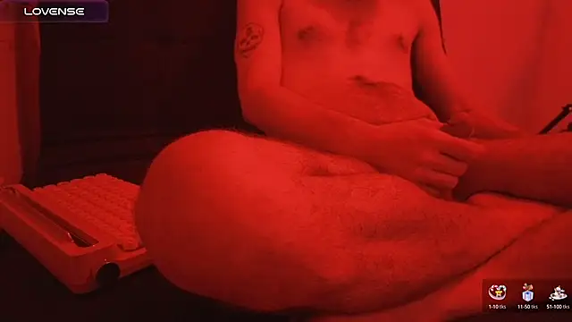 Snapshot of pantslesstraveler_plt chatting on 01.04.25 pantslesstraveler plt online show from 01.04.25