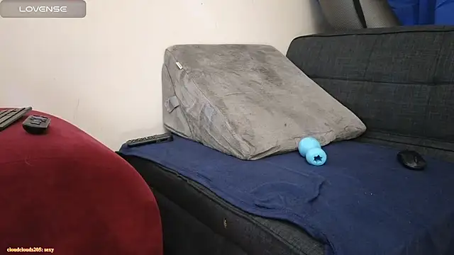 Snapshot of pantslesstraveler_plt chatting on 03.13.25 pantslesstraveler plt online show from 03.13.25