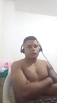 Snapshot of SaucyAffair0 chatting on 12.30.24 SaucyAffair0 online show from 12.30.24