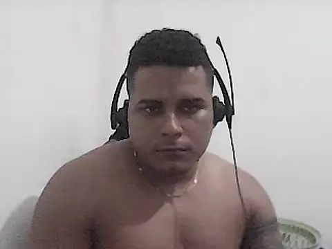 Snapshot of SaucyAffair0 chatting on 01.05.25 SaucyAffair0 online show from 01.05.25