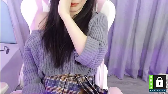 Snapshot of San___San chatting on 12.19.24 San San online show from 12.19.24