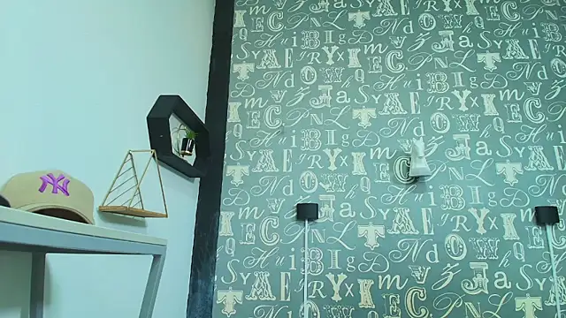 Lindsey8 online show from 12.20.25