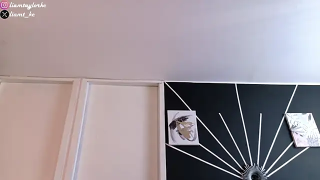 Snapshot of Liam_Taylor chatting on 03.10.25 Liam Taylor online show from 03.10.25