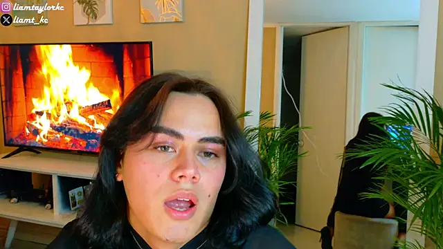 Snapshot of Liam_Taylor chatting on 09.30.25 Liam Taylor online show from 09.30.25