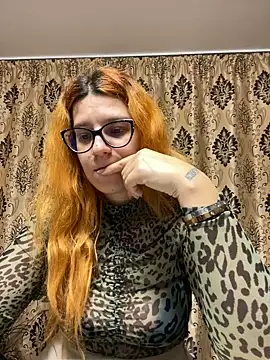 Snapshot of NadiraNoor chatting on 12.28.24 NadiraNoor online show from 12.28.24