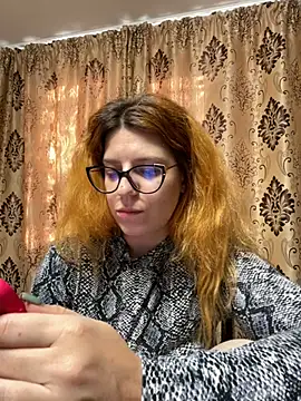 Snapshot of NadiraNoor chatting on 01.26.25 NadiraNoor online show from 01.26.25