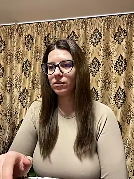 Snapshot of NadiraNoor chatting on 02.24.25 NadiraNoor online show from 02.24.25