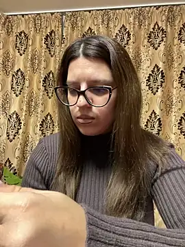 Snapshot of NadiraNoor chatting on 02.25.25 NadiraNoor online show from 02.25.25
