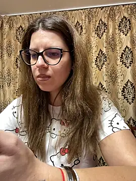 Snapshot of NadiraNoor chatting on 03.05.25 NadiraNoor online show from 03.05.25