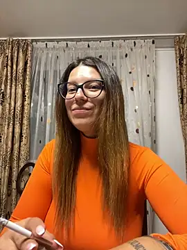Snapshot of NadiraNoor chatting on 09.10.25 NadiraNoor online show from 09.10.25