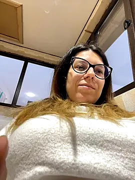Snapshot of NadiraNoor chatting on 10.16.25 NadiraNoor online show from 10.16.25