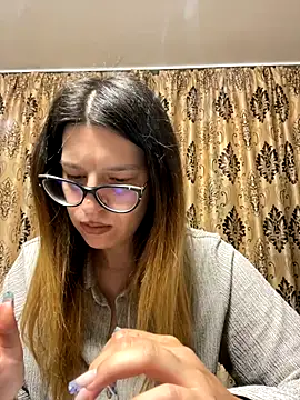 Snapshot of NadiraNoor chatting on 10.18.25 NadiraNoor online show from 10.18.25