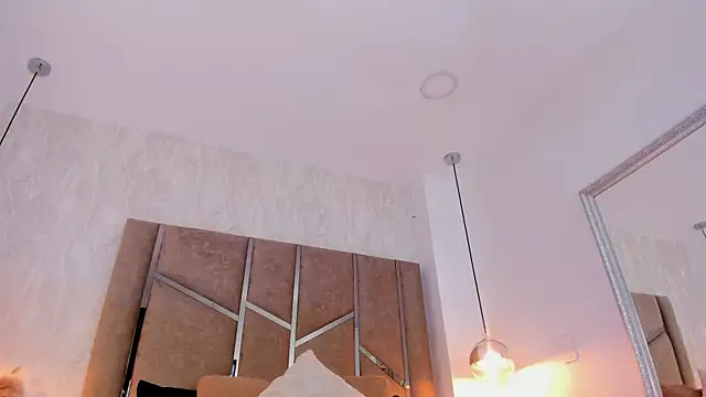 Martinaa Jones  online show from 03.23.26