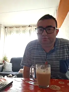 Snapshot of Javier_bear chatting on 04.19.26 Javier bear online show from 04.19.26