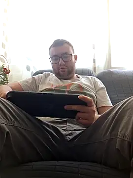 Snapshot of Javier_bear chatting on 04.28.26 Javier bear online show from 04.28.26