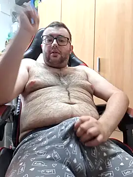 Snapshot of Javier_bear chatting on 04.30.26 Javier bear online show from 04.30.26