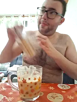 Snapshot of Javier_bear chatting on 05.15.26 Javier bear online show from 05.15.26