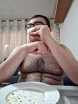 Snapshot of Javier_bear chatting on 05.30.26 Javier bear online show from 05.30.26