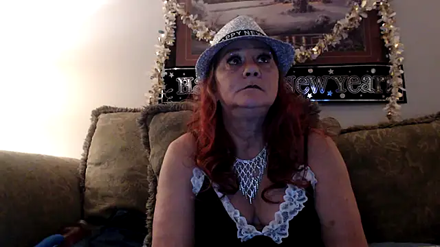 Snapshot of LexxiLeeds chatting on 01.01.25 LexxiLeeds online show from 01.01.25