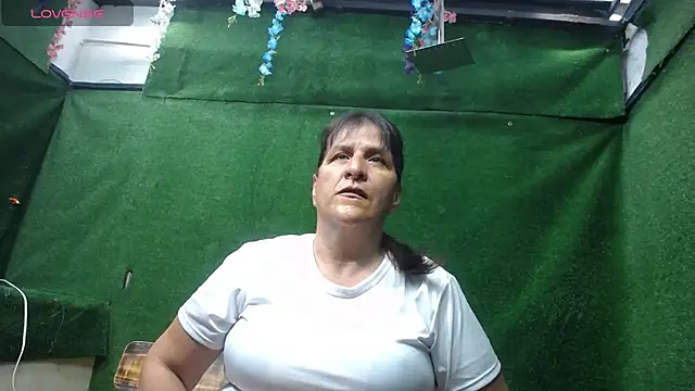 Snapshot of karito_mature17 chatting on 12.02.24 karito mature17 online show from 12.02.24