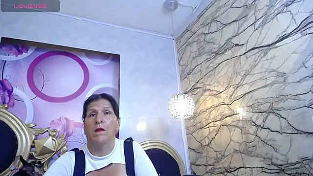 Snapshot of karito_mature17 chatting on 12.13.24 karito mature17 online show from 12.13.24