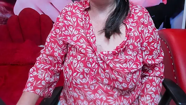 Snapshot of karito_mature17 chatting on 10.10.25 karito mature17 online show from 10.10.25