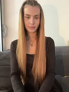 EmiliaCatalina online show from 07.15.26