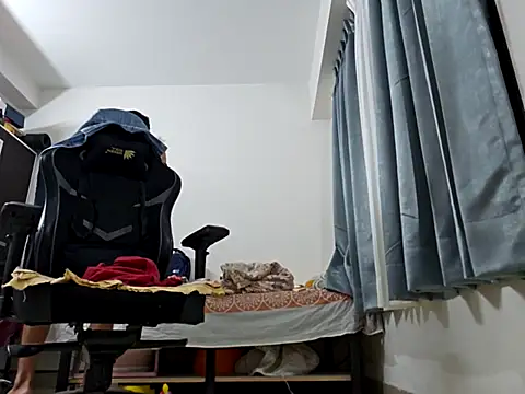 Snapshot of desi_strip_alfa chatting on 02.18.25 desi strip alfa online show from 02.18.25