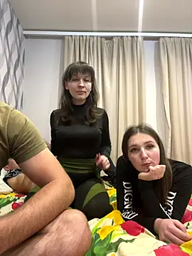 Niht Angels online show from 09.30.25